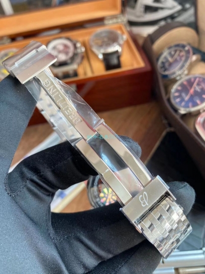 V7 High Quality Replica Watch Breitling Navitimer 1 Series U17326211G1A1 Watch - Click Image to Close