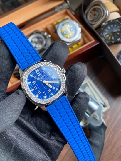 PPF Blue Dial Patek Philippe AQUANAUT Nautilus 1:1 Super A High Imitation Diamond Ladies Watch 5067A-022 - Click Image to Close